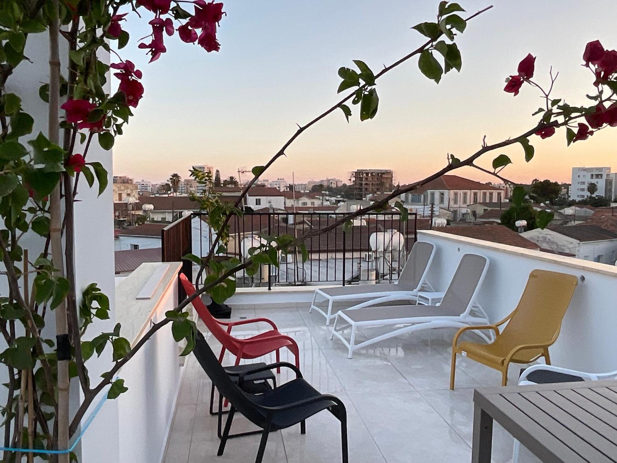 Le Voyageur By The Sea - Furnished Rooms Lárnaca Exterior foto