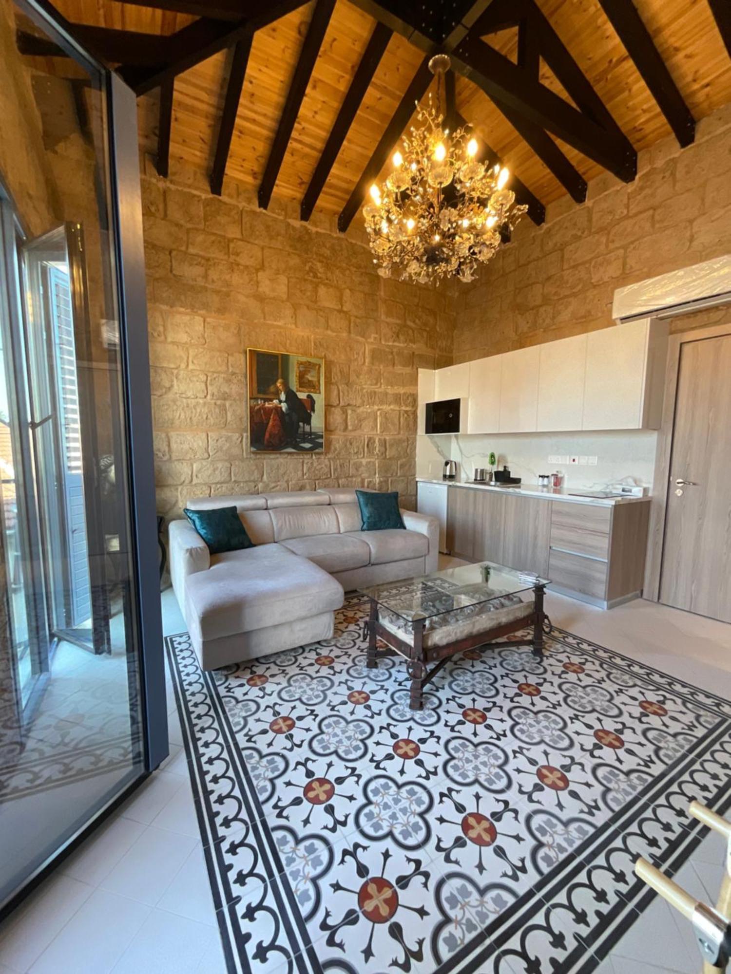 Le Voyageur By The Sea - Furnished Rooms Lárnaca Exterior foto