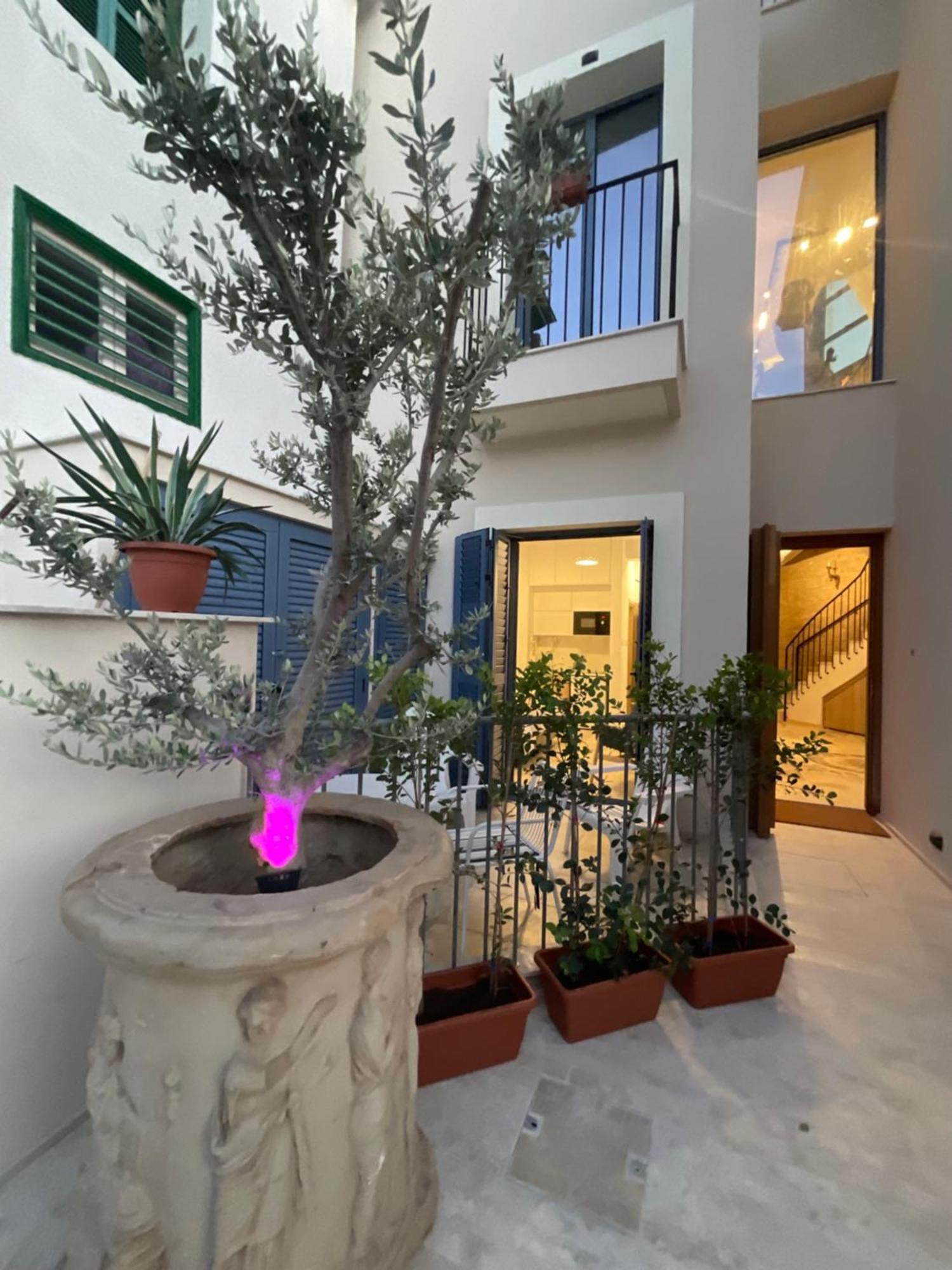 Le Voyageur By The Sea - Furnished Rooms Lárnaca Exterior foto