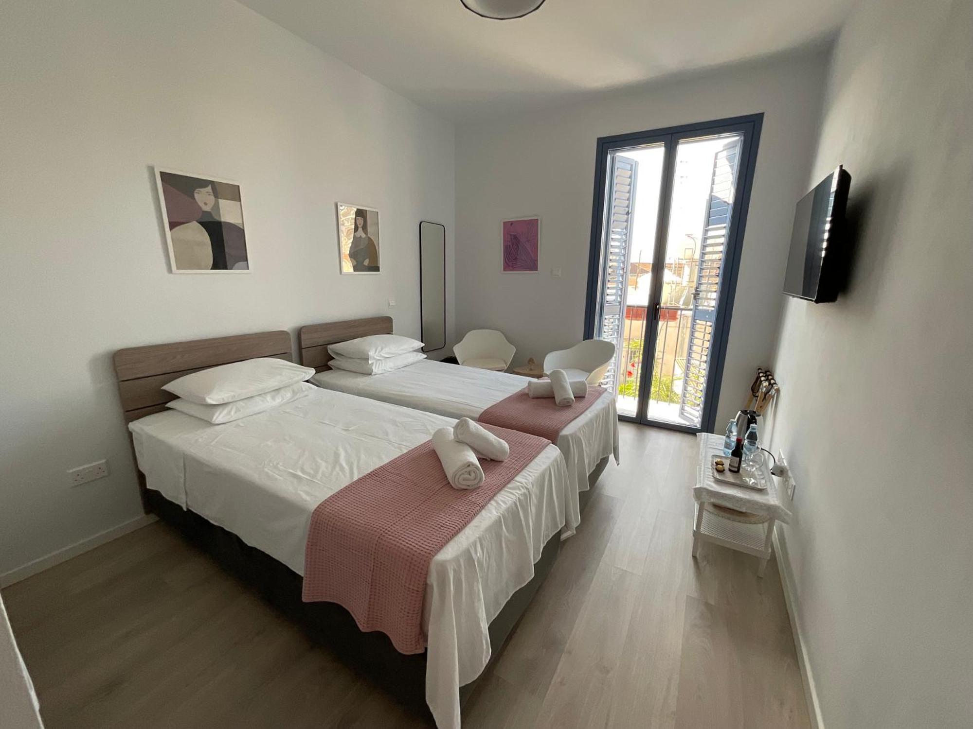 Le Voyageur By The Sea - Furnished Rooms Lárnaca Exterior foto